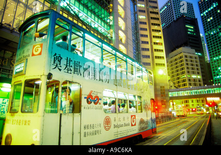 En tram central district hong kong à la tombée de la Chine Banque D'Images