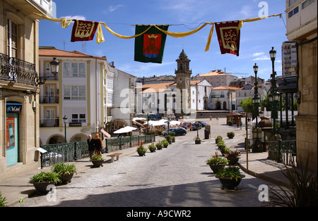 La vue de la rue menant à Betanzos place principale du vieux centre-ville Galice A Coruña España Iberia Espagne Europe Banque D'Images