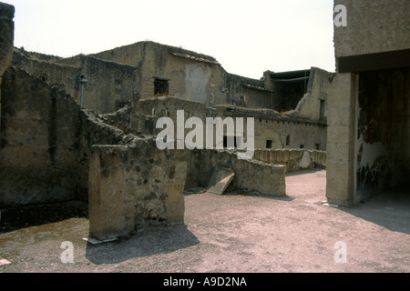 Vue caractéristique de ruines d'Herculanum Herculanum Naples Napoli Campania Italie péninsule Italienne Italia Europe Banque D'Images
