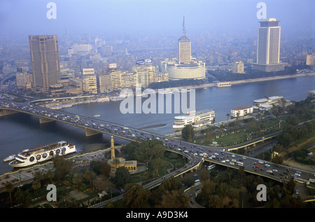 Vue panoramique sur la rivière du Nil Caire l'arabe égyptien République Arabe d'Egypte Afrique du Nord Moyen-Orient Afrique Banque D'Images