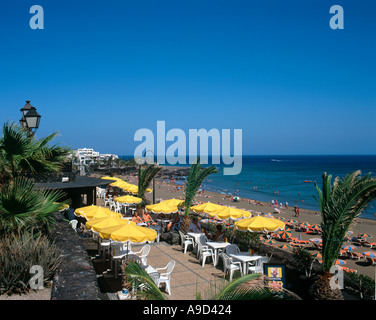 Café en bord de mer, Puerto del Carmen, Lanzarote, îles Canaries, Espagne Banque D'Images