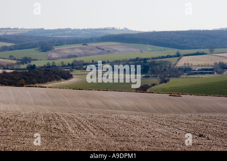 Vue sur Fyfield près de Marlborough dans le Wiltshire Banque D'Images