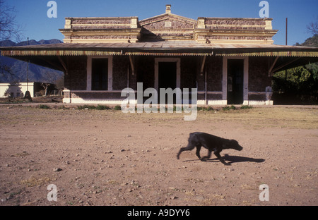 Ancienne gare dans la ville de 'Allemagne', Province de Salta, Argentine Banque D'Images
