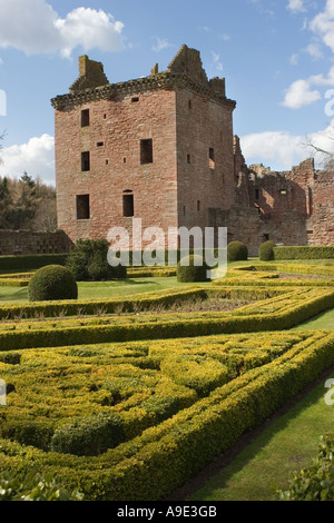 Le château écossais en ruines du XVIe siècle Edzell bastion ruineux (Lindsay siège de la famille), jardins paysagers et jardins clos, Angus, Écosse royaume-uni Banque D'Images