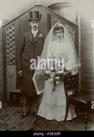 Cabinet photographie de jeunes mariés vers 1890 Banque D'Images