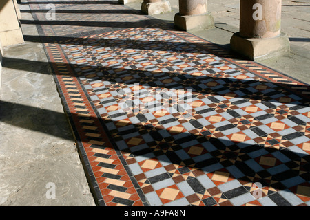 Sol de mosaïque en dehors de la chambres des pompes Royal Leamington Spa Warwickshire Angleterre UK Banque D'Images