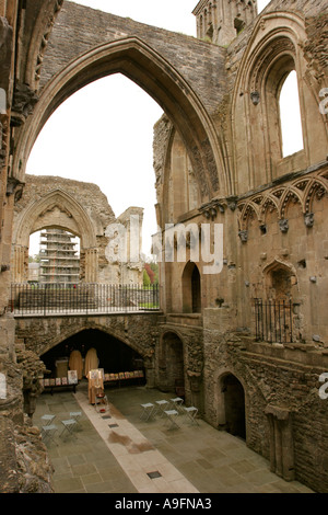 Angleterre Somerset Glastonbury Abbey La Dame Chapelle prêtres effectuant un service quotidien Banque D'Images