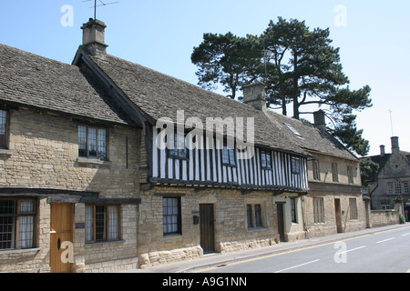 Période cottages en Northleach Gloucestershire. Banque D'Images