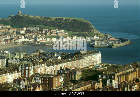 Vue sur la baie du sud de Oliver's Mount, Scarborough, North Yorkshire, Angleterre, Royaume-Uni. Banque D'Images