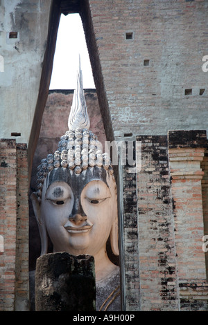Bouddha géant à Sukhothai Phra Achana, Wat Si Chum Banque D'Images