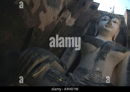Bouddha géant à Sukhothai Phra Achana, Wat Si Chum Banque D'Images