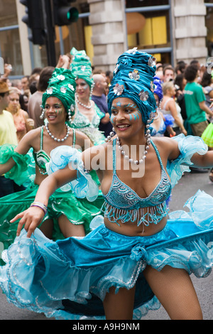 Carnaval en costume de danse à Londres Banque D'Images