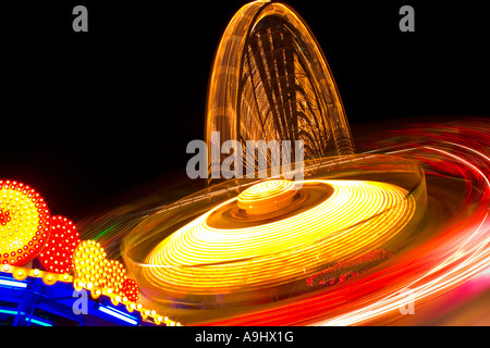 Exposition longue durée lors d'une foire près de Neu-Ulm, Bavière, Allemagne Banque D'Images