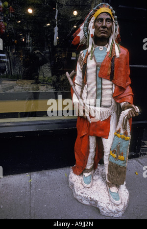 Canada Amérique du Nord canadien sidwalk anique magasin de cigares artiste indien vendeur Banque D'Images