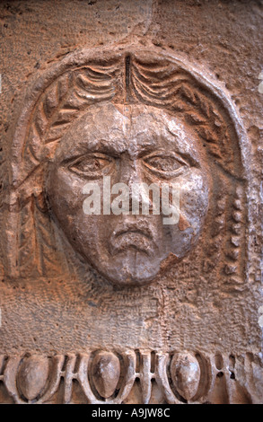 Détails architecturaux romains d'un amphithéâtre romain face à côté, près de Antalya Turquie Banque D'Images