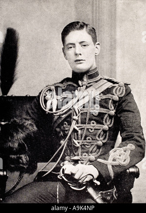 Winston S Churchill, 1874 à 1965. Vu ici en servant de deuxième lieutenant dans les hussars de la 4ème Reine. Futur premier ministre. Banque D'Images