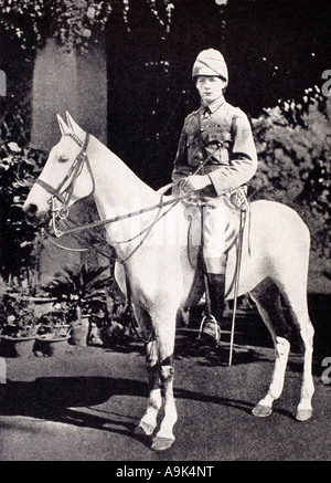 Winston S Churchill, 1874 -1965, vu ici à cheval à Bangalore, Inde, en 1897. Banque D'Images