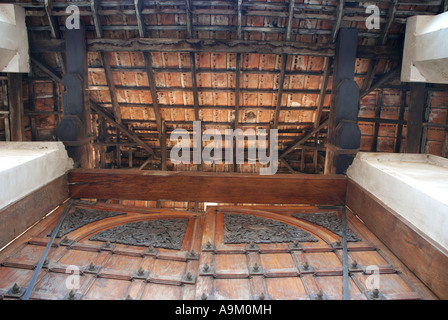 Jusqu'Woodengate voir padmanabhapuram palace en bois Kerala Tamil Nadu Banque D'Images