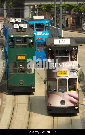 Les célèbres tramways à impériale de Hong Kong sur Central Banque D'Images