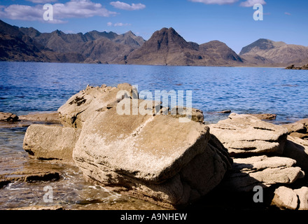 Les montagnes Cuillin noires et le Loch Scavaig de Elgol sur l'île de Skye Banque D'Images