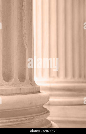 Les colonnes d'un bâtiment Banque D'Images