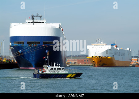 Les transporteurs Vechicle amarré sur quai Port de Southampton dans le sud de l'Angleterre Royaume-Uni UK Banque D'Images