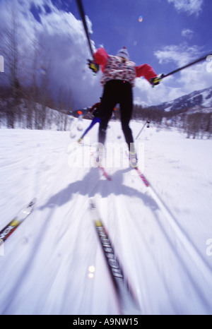 Un coup de flou d'une femme à Sundance ski UT Banque D'Images