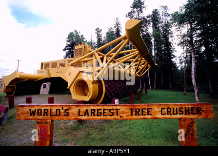 Le plus grand Concasseur arbre Le Tourneau - G175 - Mackenzie Northern British Columbia Canada Banque D'Images