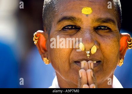 Visage transpercé d'une indienne. L'Inde du Sud Banque D'Images