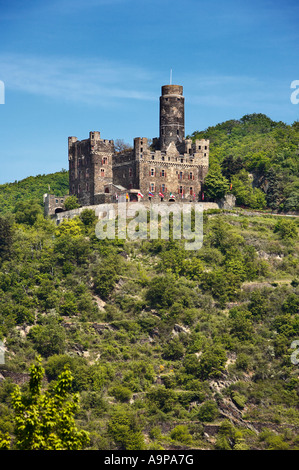 Château Maus dans la vallée du Rhin au-dessus du village de Wellmich, Rhénanie, Allemagne, Europe Banque D'Images