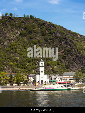 Car ferry à St Goarshausen et le Rhin, Rhénanie, Allemagne, Europe Banque D'Images