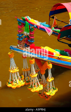 Bateaux de touristes sur la rivière Chao Phraya, Bangkok, Thaïlande Banque D'Images