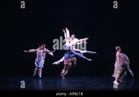 Ballet de l'opéra de Stockholm, l'exécution de Jiri Kylians Sinfonietta Opéra à Stockholm Banque D'Images