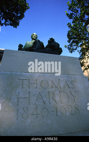 Statue de Thomas Hardy à Dorchester comté de Dorset England UK Banque D'Images