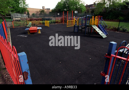 Aire de jeu vide, Middlesex, Angleterre. Banque D'Images