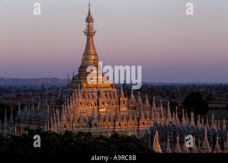 La Pagode Thanboddhay Paya près de la ville de Monywa, dans le centre de la Birmanie Banque D'Images