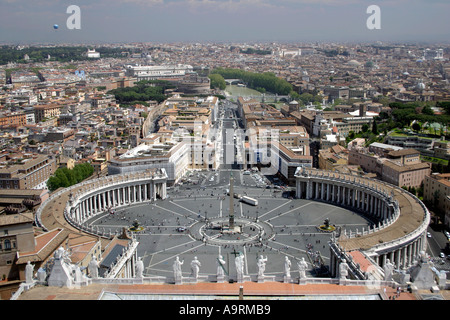 'Piazza San Pietro, Rome, vu de l''St Peters' Basilique. Banque D'Images