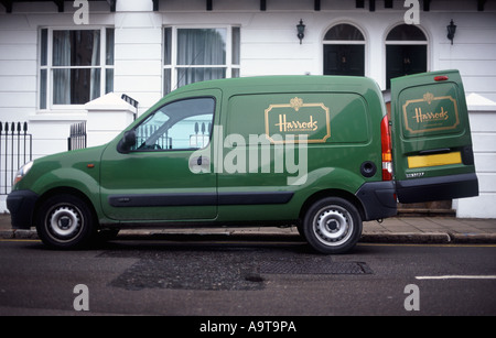 Harrods van faire une livraison dans le centre de Londres, Angleterre Banque D'Images