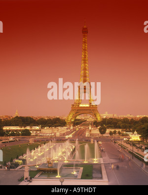 Fontaines DU TROCADÉRO TOUR EIFFEL PARIS FRANCE Banque D'Images