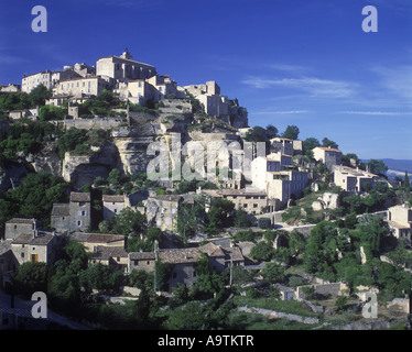 VILLAGE DE GORDES LUBERON VAUCLUSE PROVENCE VALLÉE DE L'IMERGUE FRANCE Banque D'Images