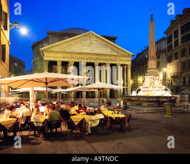 Rome Piazza Rotondo Panthéon de nuit Banque D'Images