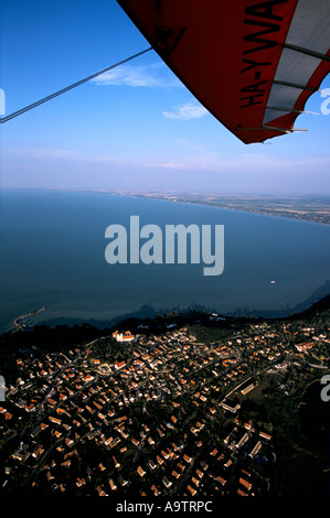 Lac Balaton Hongrie : Lac Balaton vu à partir d'un ULM. Le lac est l'un des pays les plus populaires. Banque D'Images