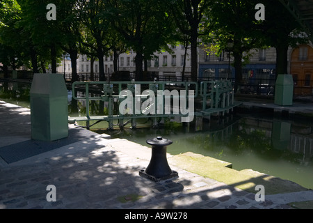 Canal St Martin Paris France Banque D'Images