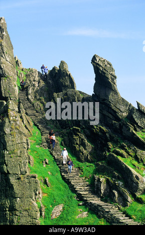 Skellig Michael. Ancien escalier de pierre conduit au monastère chrétien celtique en haut de l'île de Skellig Michael, Kerry, Irlande. Banque D'Images