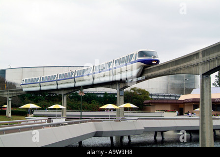 Service de transport Monorail au Centre Epcot à Walt Disney World Orlando Floride FL le parc à thème Banque D'Images