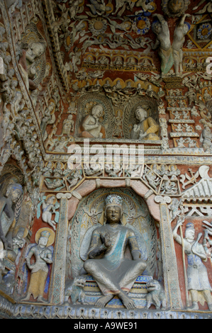 Chine shanxi datong yungang shiku grottes près de l'intérieur des sculptures une grotte Banque D'Images