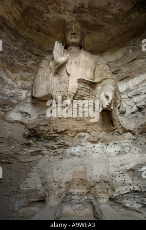 Chine Shanxi Datong Yungang Shiku Grottes près de la statue du Bouddha Géant et endommagé à l'intérieur sculpté une grotte Banque D'Images