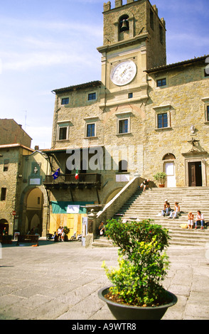 L'Italie, la Toscane, l'hôtel de ville de Cortona Toscane Italie, low angle view Banque D'Images