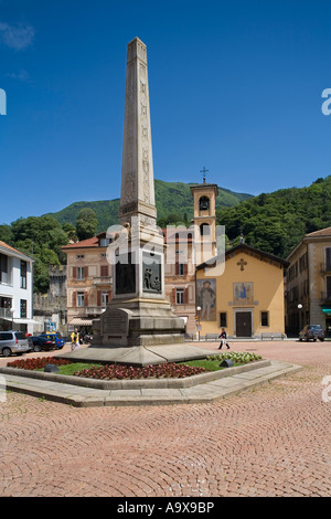 Piazza Independenza Chiesa San Rocco Bellinzona Tucino Suisse Banque D'Images