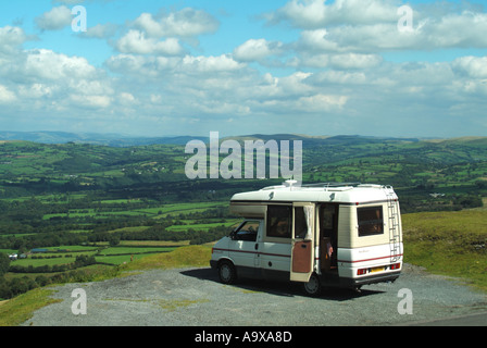 Touring Brecon Beacons National Park, faites une pause en voiture pour admirer le paysage du pays de Galles au Royaume-Uni Banque D'Images